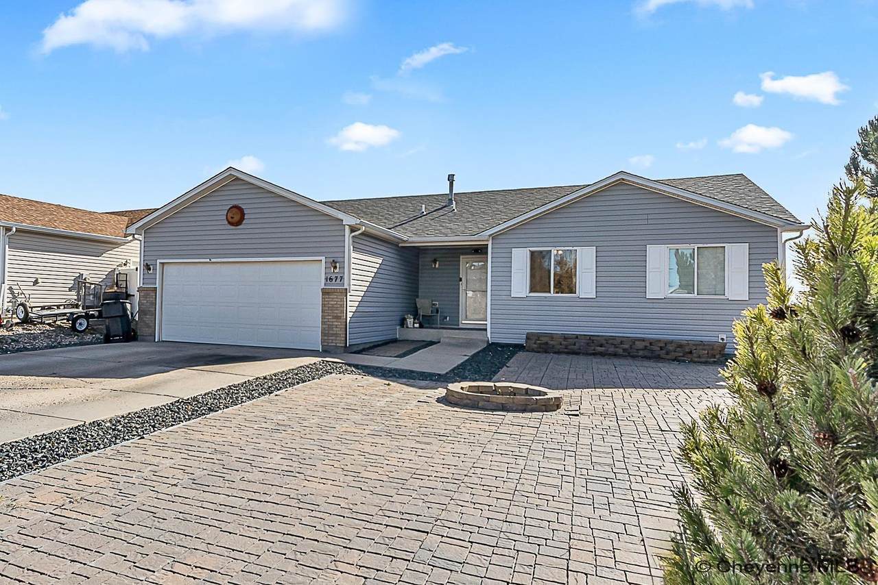 1677 Blues Dr - Photo 1