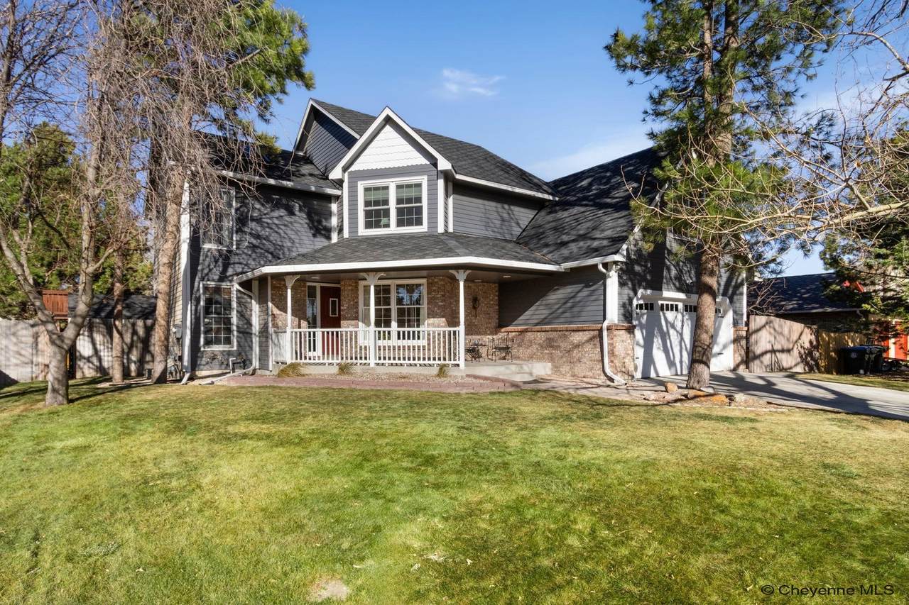 912 Oakhurst Dr - Photo 1