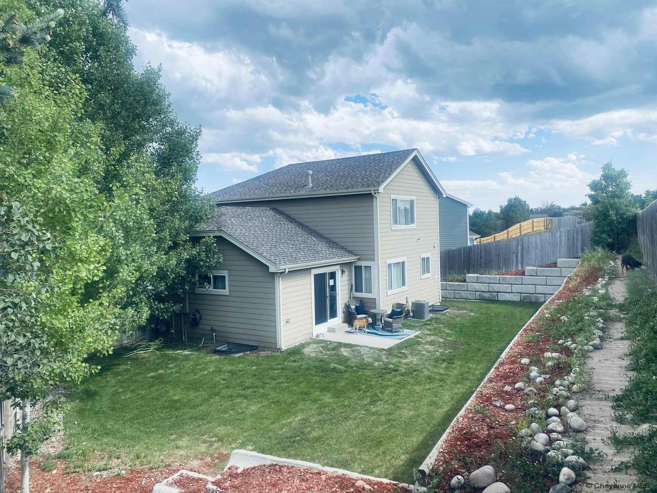 1408 Sunny Hill - Photo 1