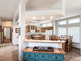 1040 Trails End Dr - Photo 14