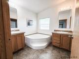 1040 Trails End Dr - Photo 22