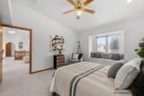 327 Cody St - Photo 17