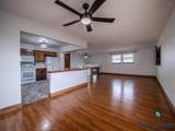 905 19TH ST - Photo 2
