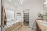 7805 Hawthorne Dr - Photo 19