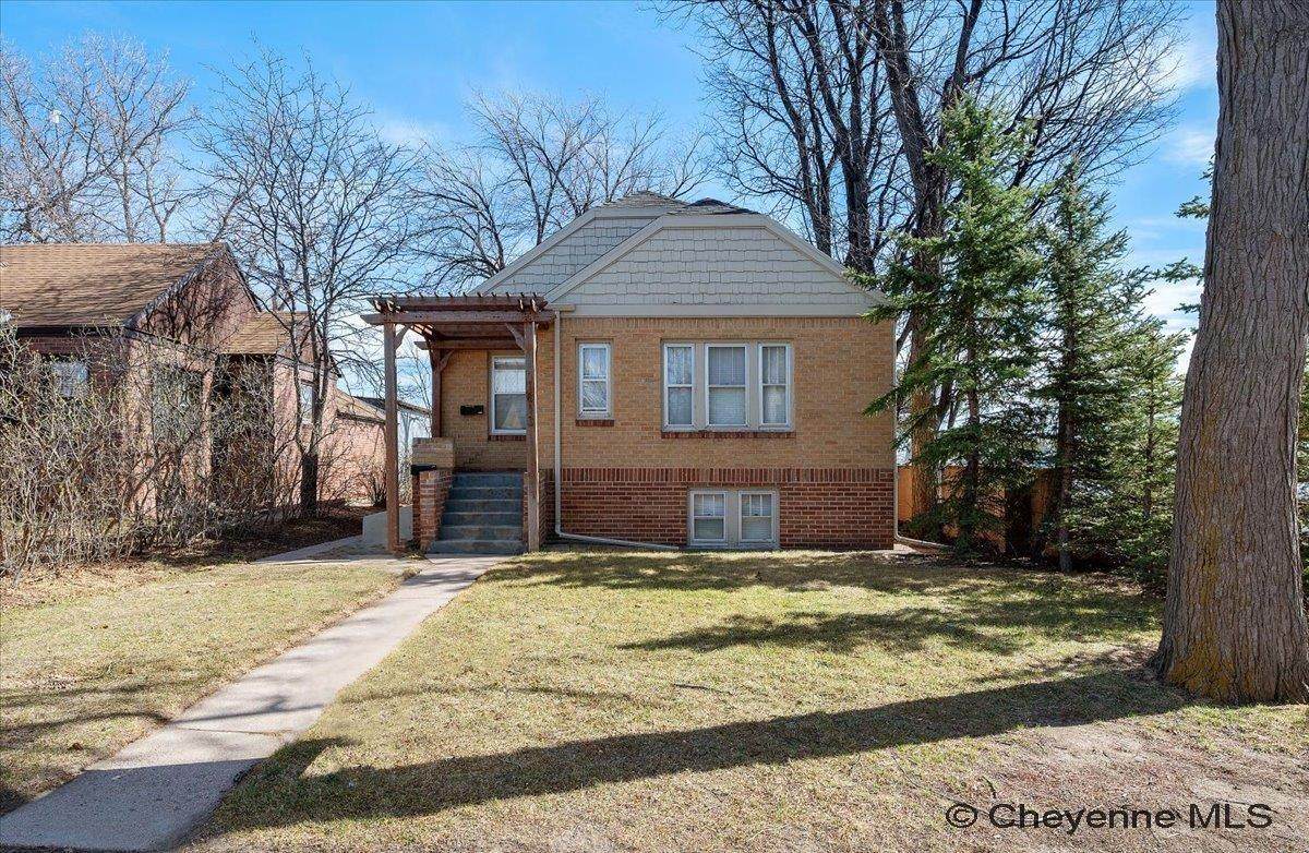 1813 19TH ST - Photo 1