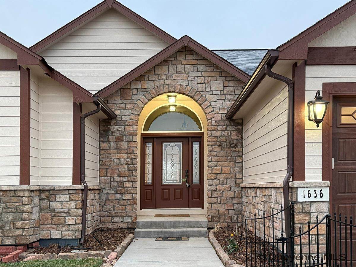 1636 East Star Ct - Photo 1