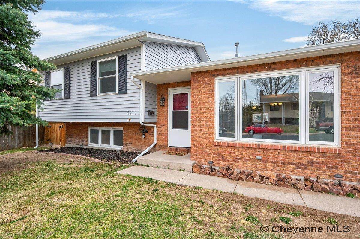 5210 Windmill Rd - Photo 1