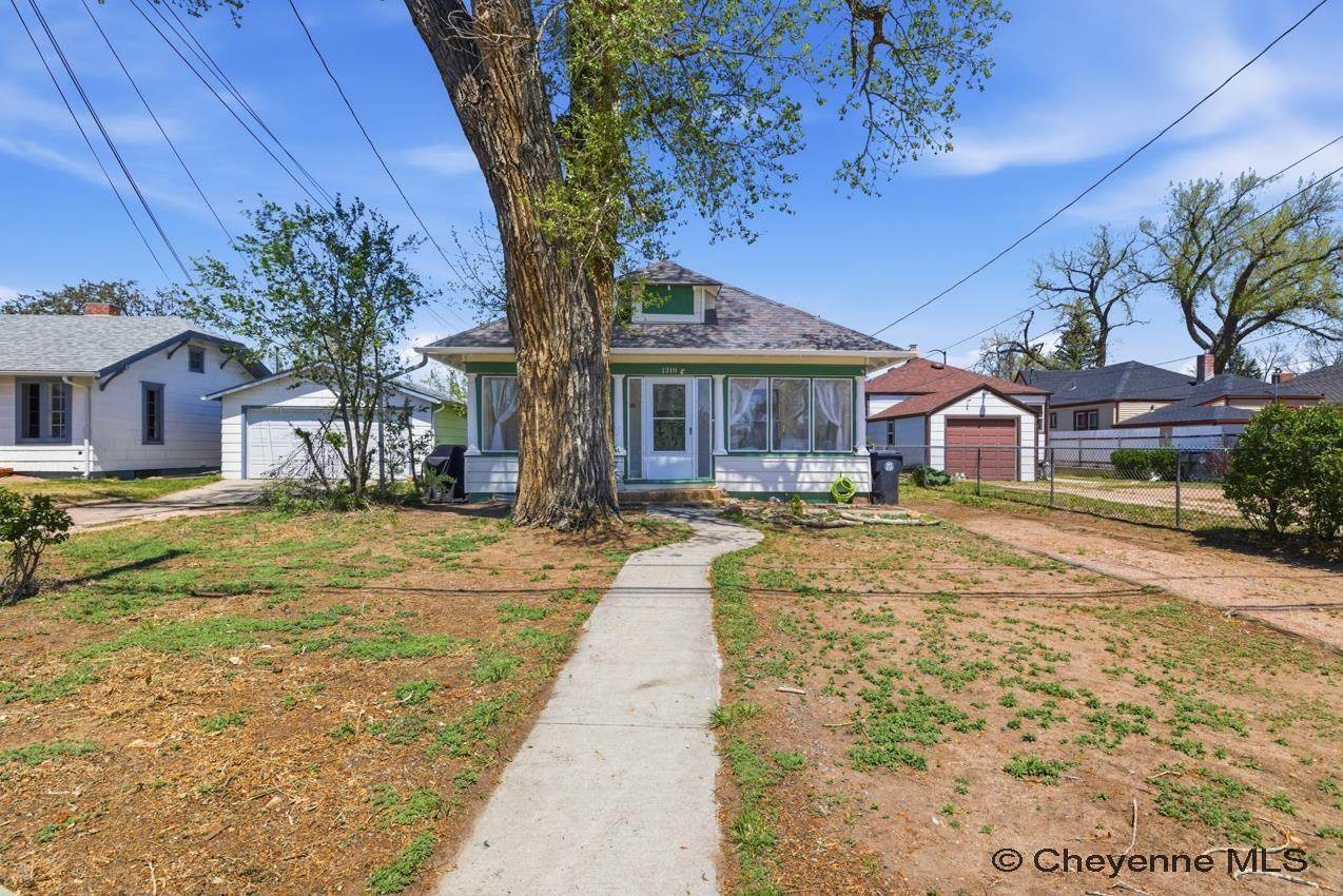1318 Randall Ave - Photo 1