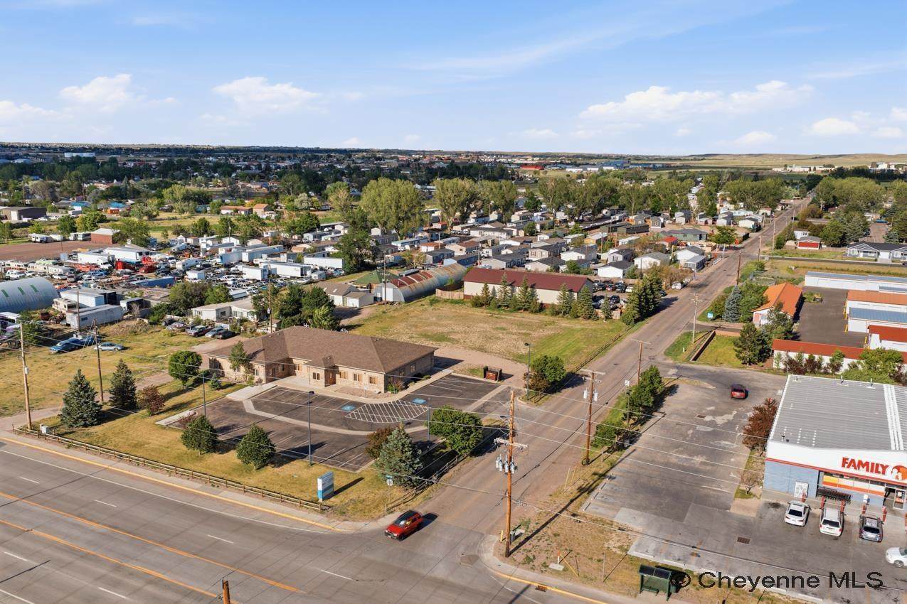 1217 Greeley Hwy - Photo 1