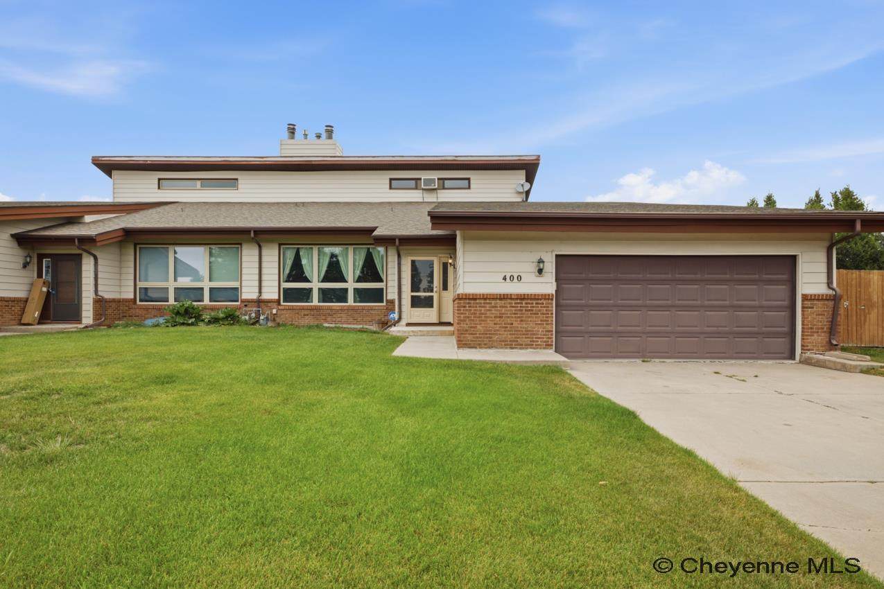 400 Manewal Dr - Photo 1