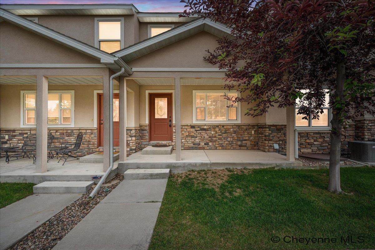 1027 Old Town Ln - Photo 1