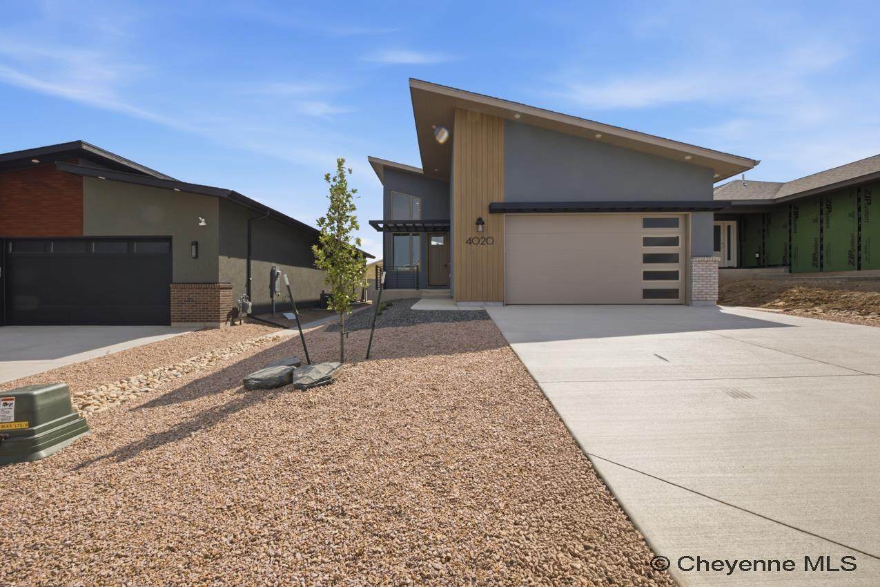 4020 Saddleback Ln - Photo 1