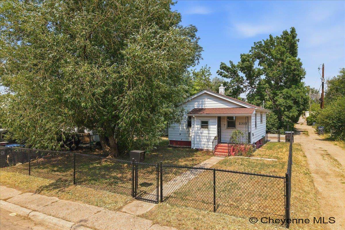 2315 Bradley Ave - Photo 1
