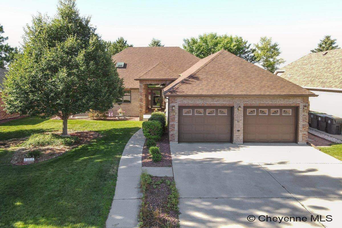 727 Cypress Ln - Photo 1