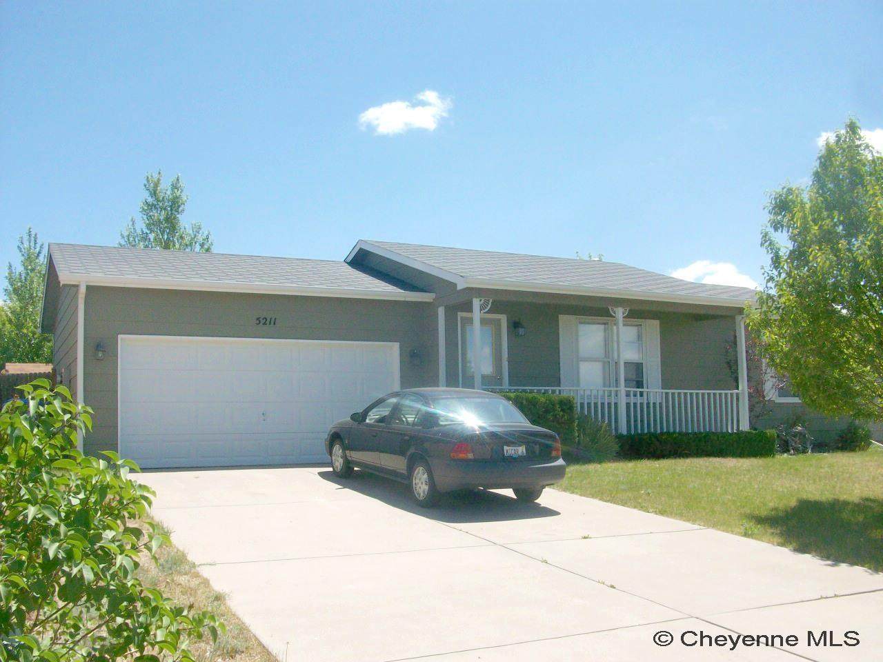 5211 View Point Ct - Photo 1