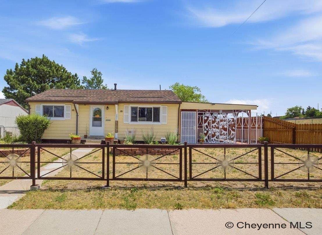201 Stinson Ave - Photo 1