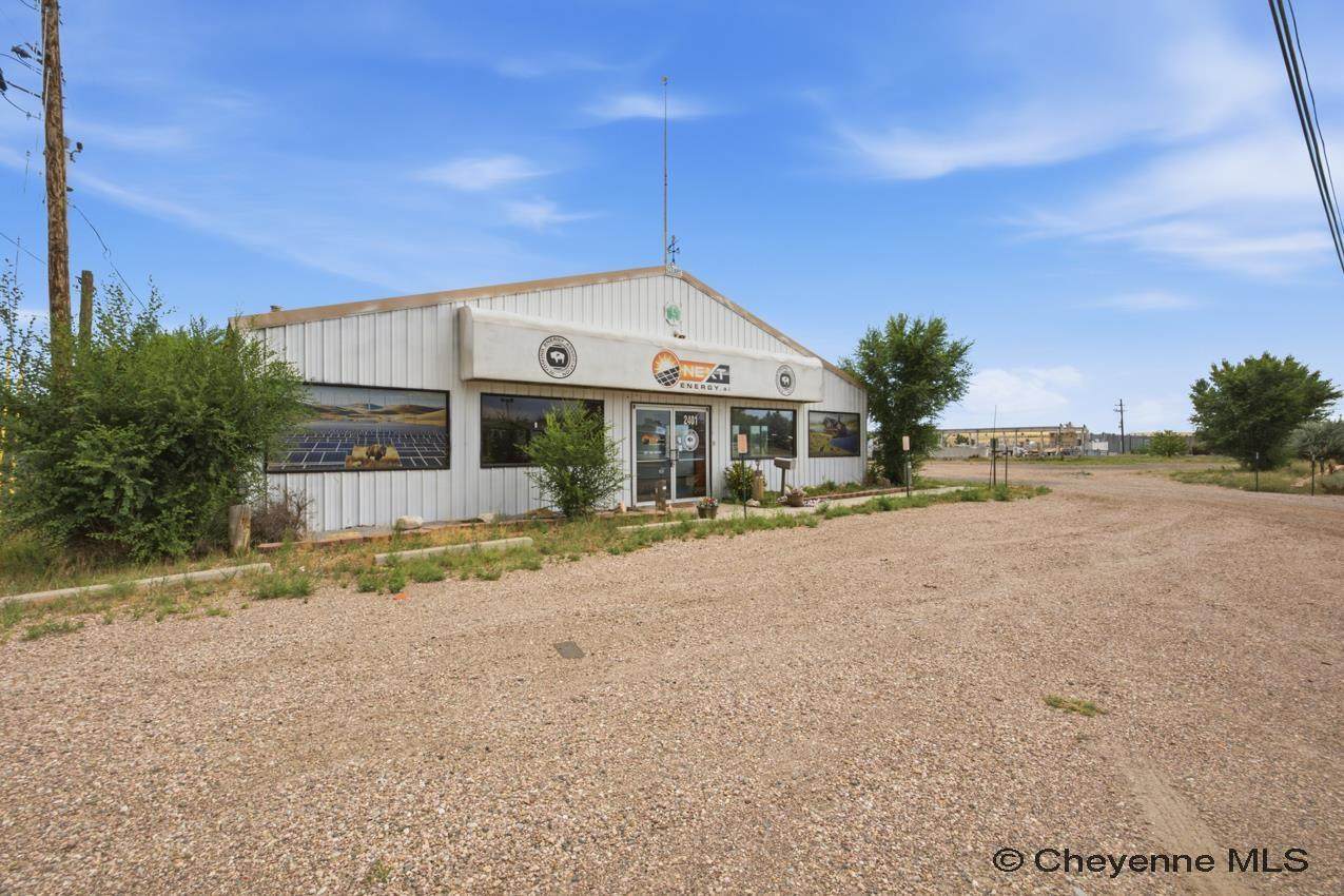 2401 Greeley Hwy - Photo 1