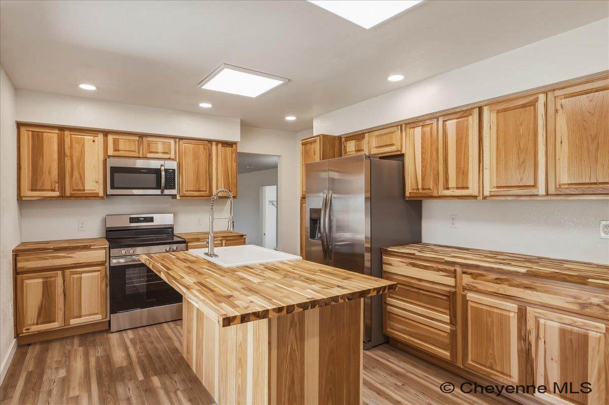 619 Terry Ranch Rd - Photo 1