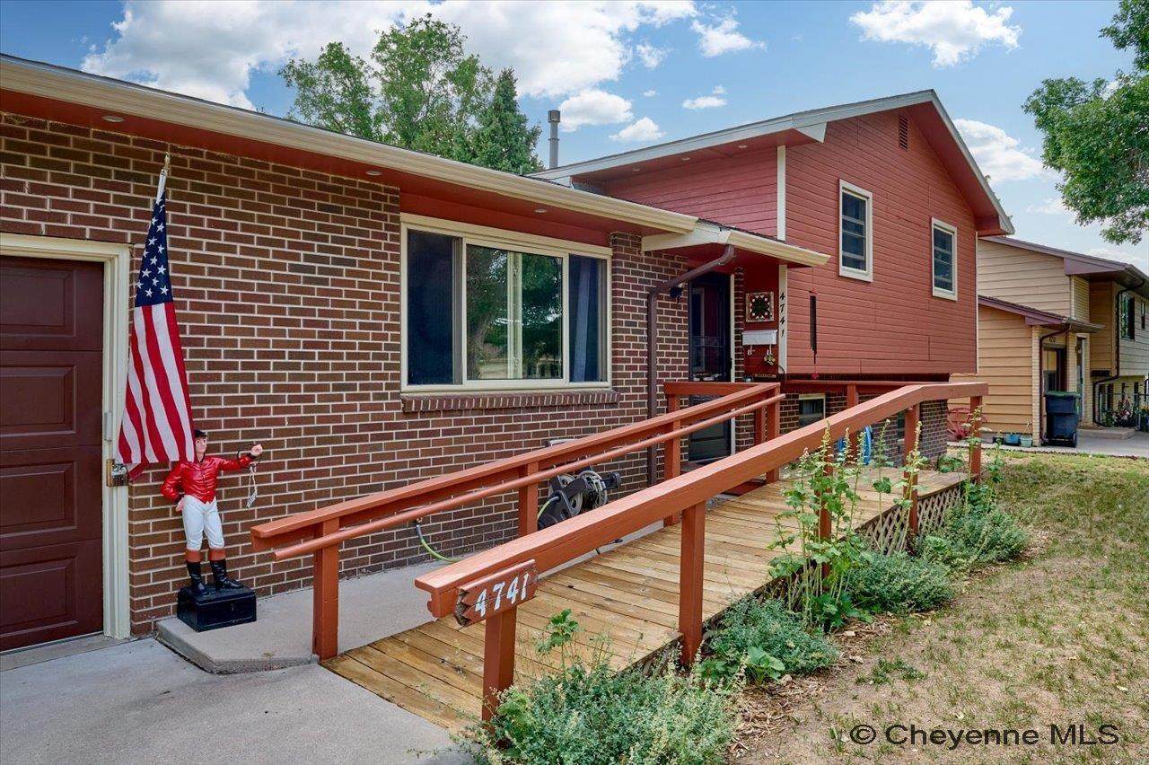 4741 Pineridge Ave - Photo 1