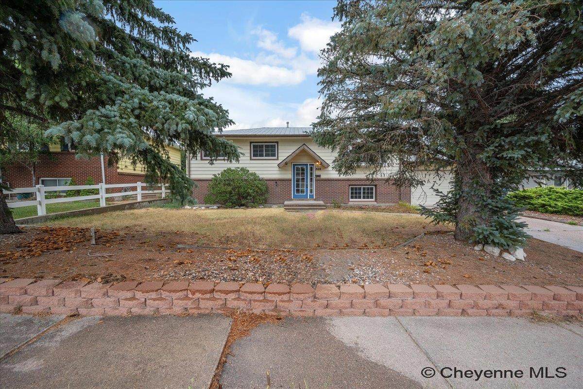 808 Gardenia Dr - Photo 1