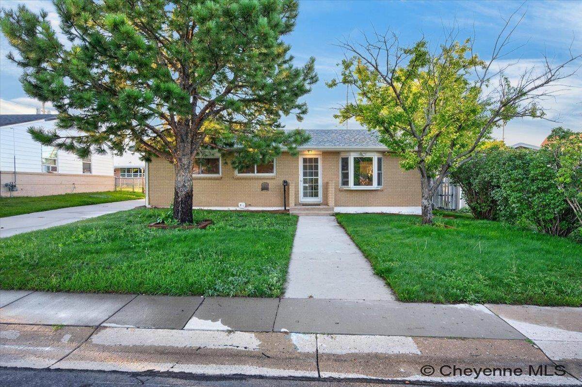 651 Creighton St - Photo 1