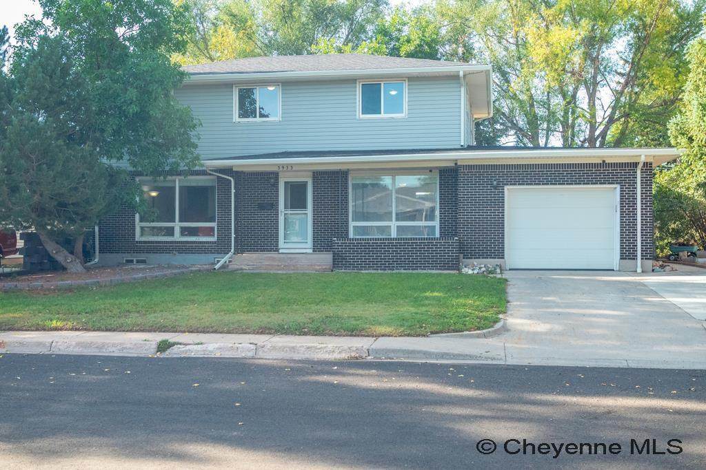 3933 8TH ST - Photo 1