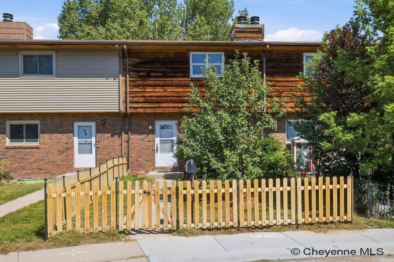 100 Clover Ct - Photo 1