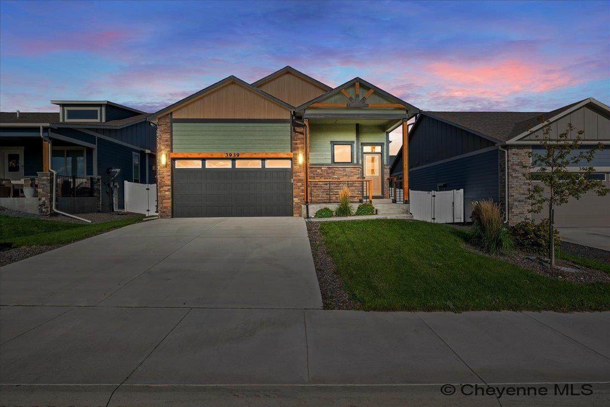 3939 Dixon Dr - Photo 1