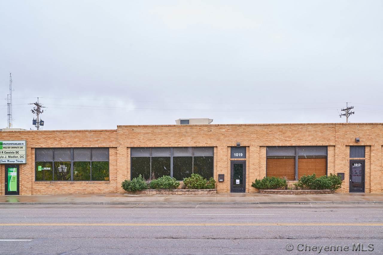 1019 Lincolnway - Photo 1