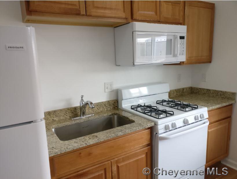 202 Main St - Photo 1