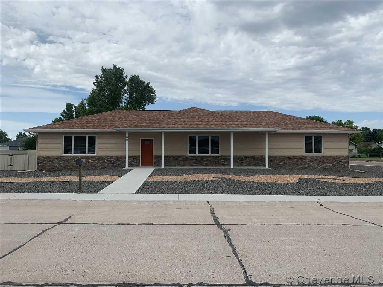 601 Niobrara St - Photo 1