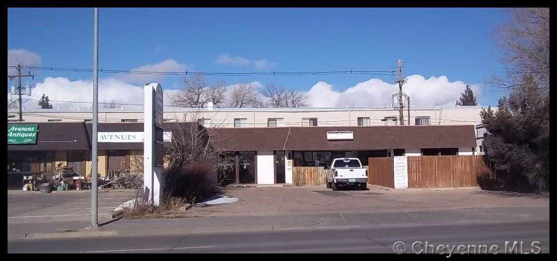 914 Lincolnway - Photo 1