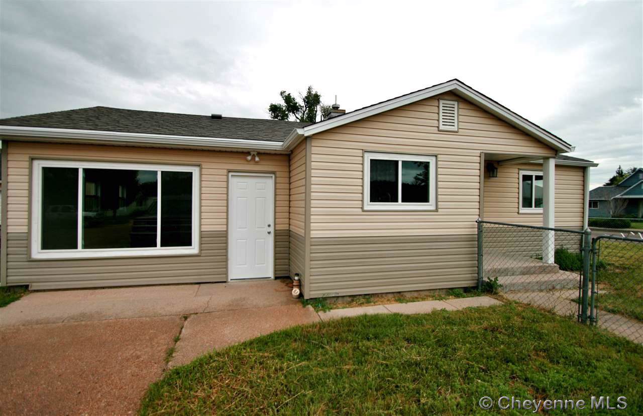 301 5TH ST - Photo 1