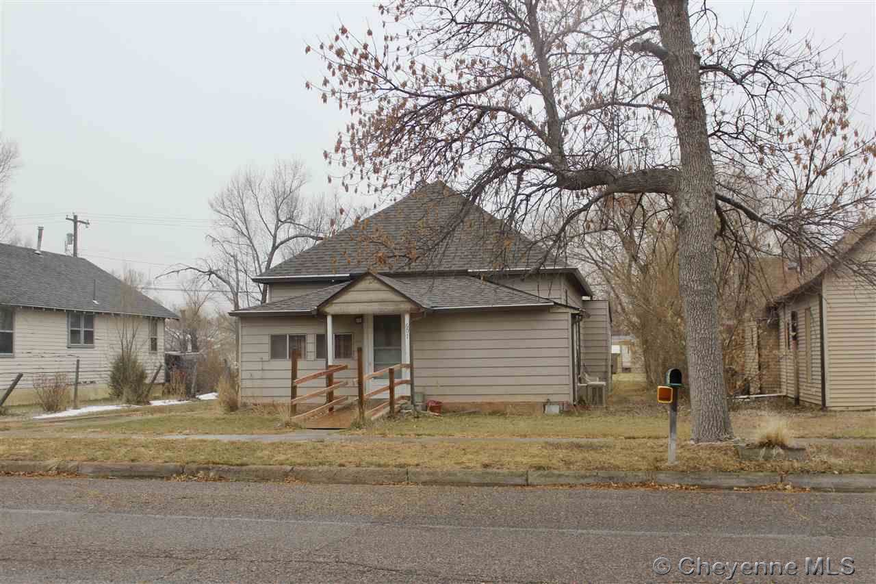 607 14TH ST - Photo 1