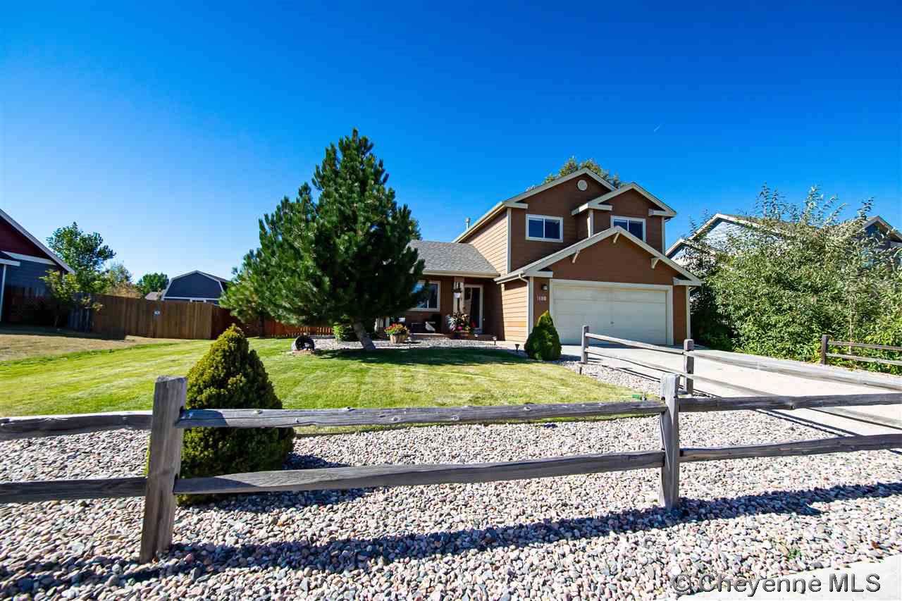 1400 Meadow Dr - Photo 1