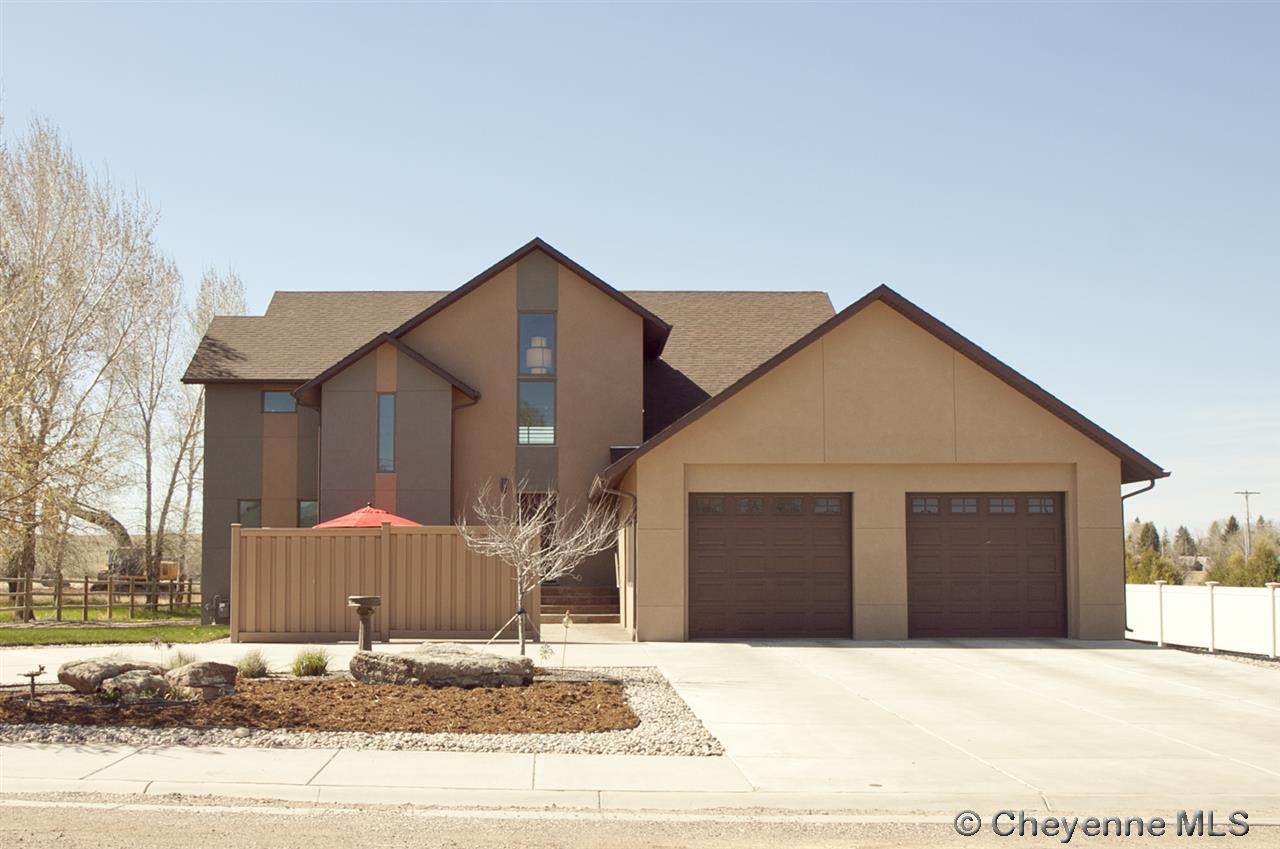 2710 Sheridan St - Photo 1