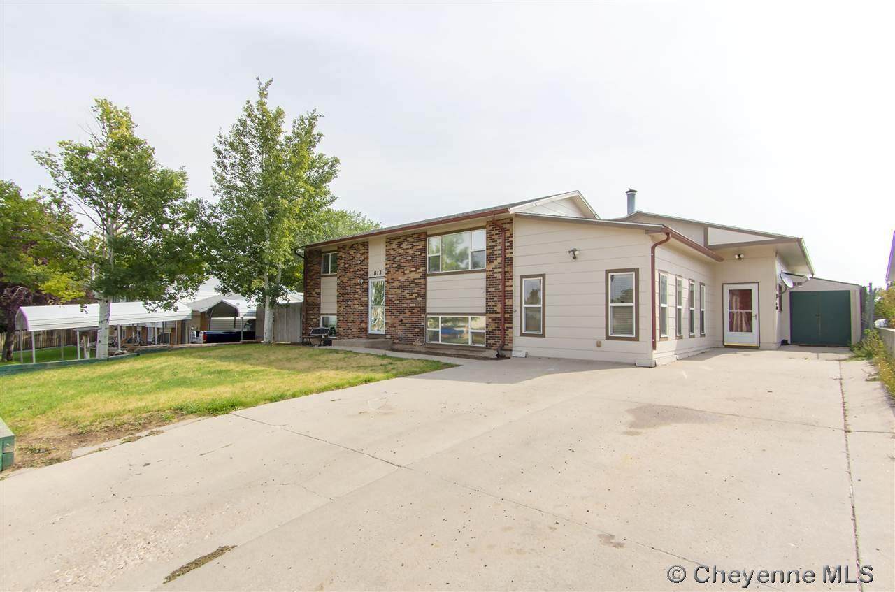813 Cottonwood Dr - Photo 1