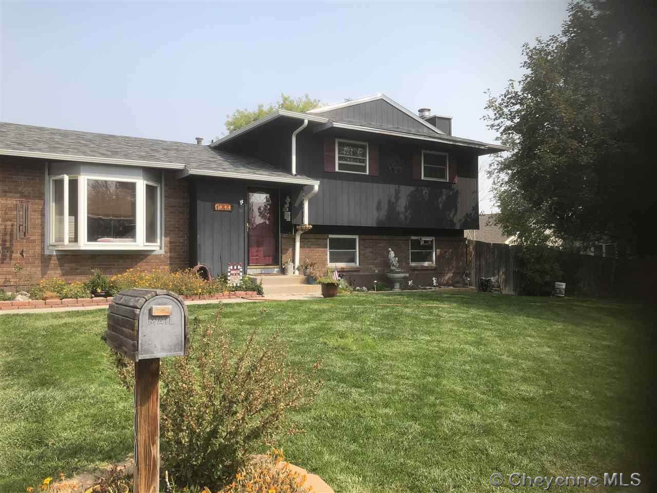 1000 Emerald Dr - Photo 1
