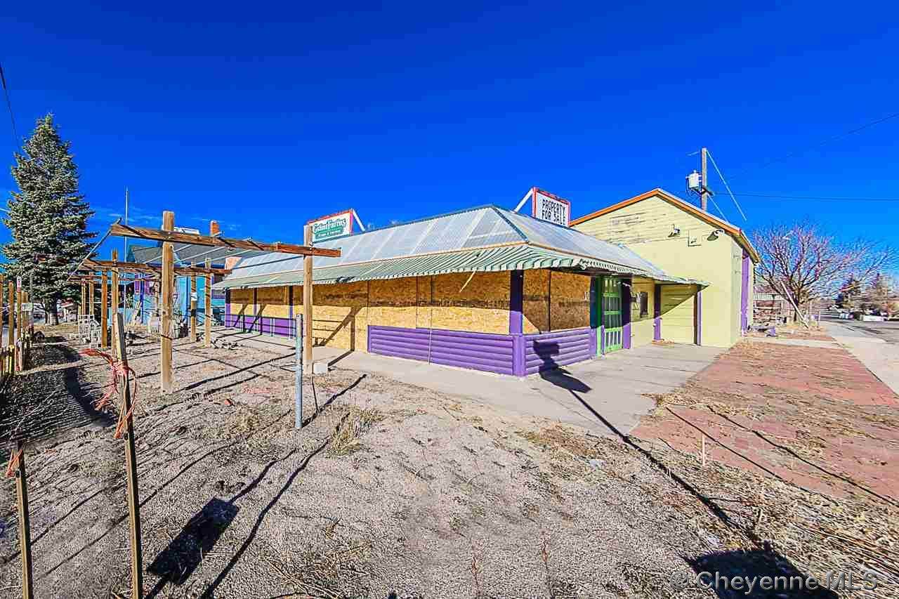 2118 Lincolnway - Photo 1