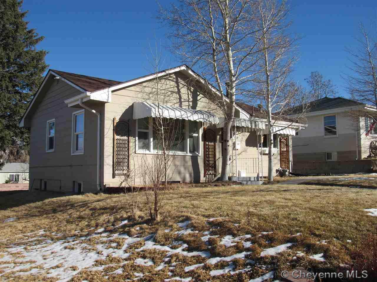 1629 Crook Ave - Photo 1