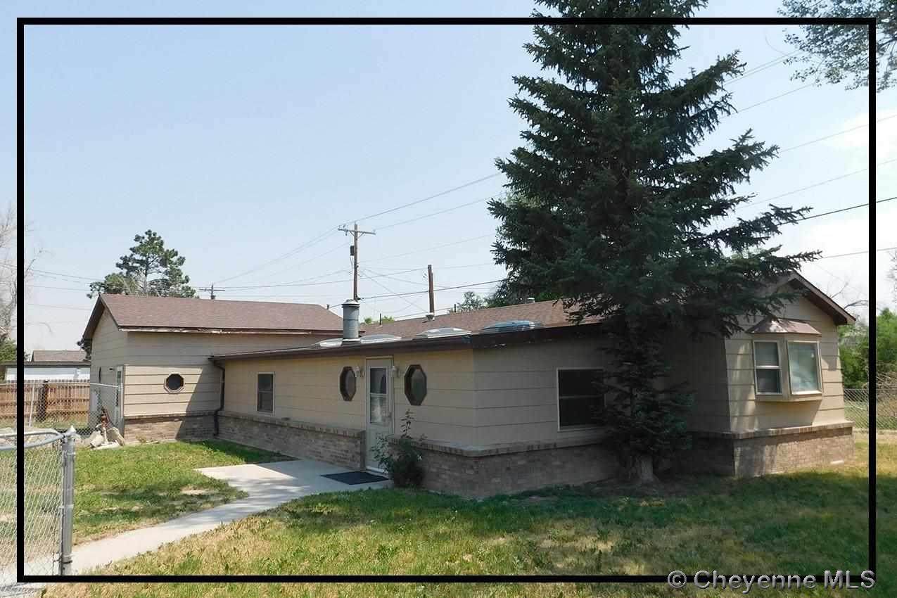 1554 Spruce St - Photo 1