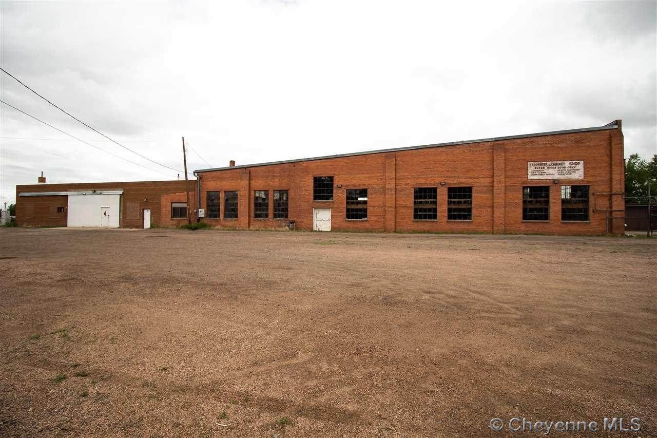 460 University Ave - Photo 1