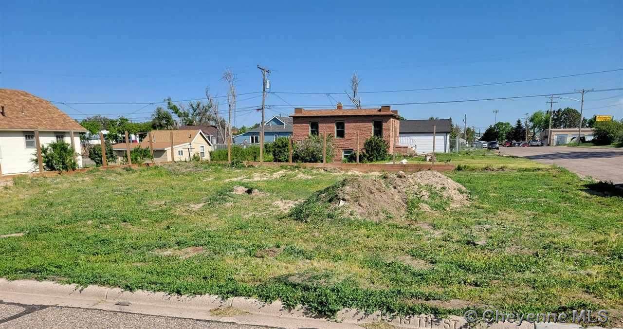 1221 Hugur Ave - Photo 1