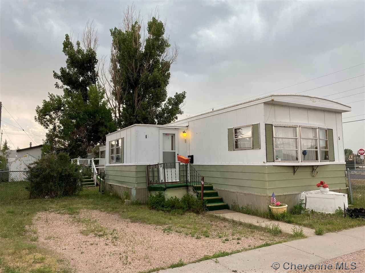 712 College Dr - Photo 1