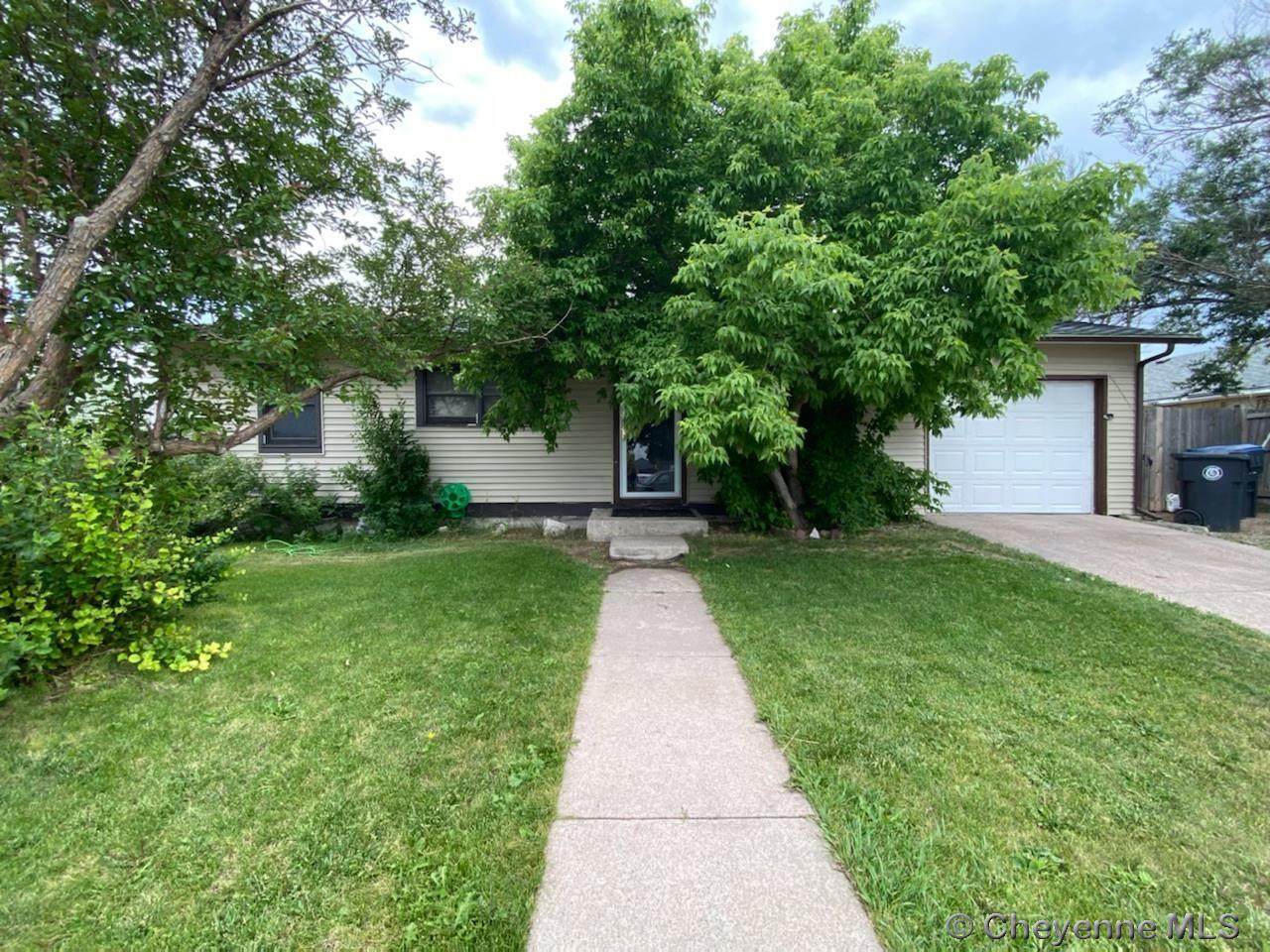 261 Church Ave - Photo 1