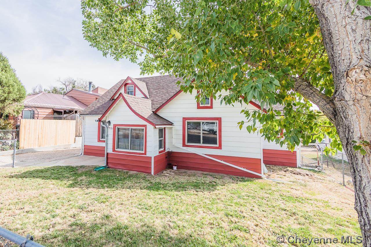 2521 12TH ST - Photo 1