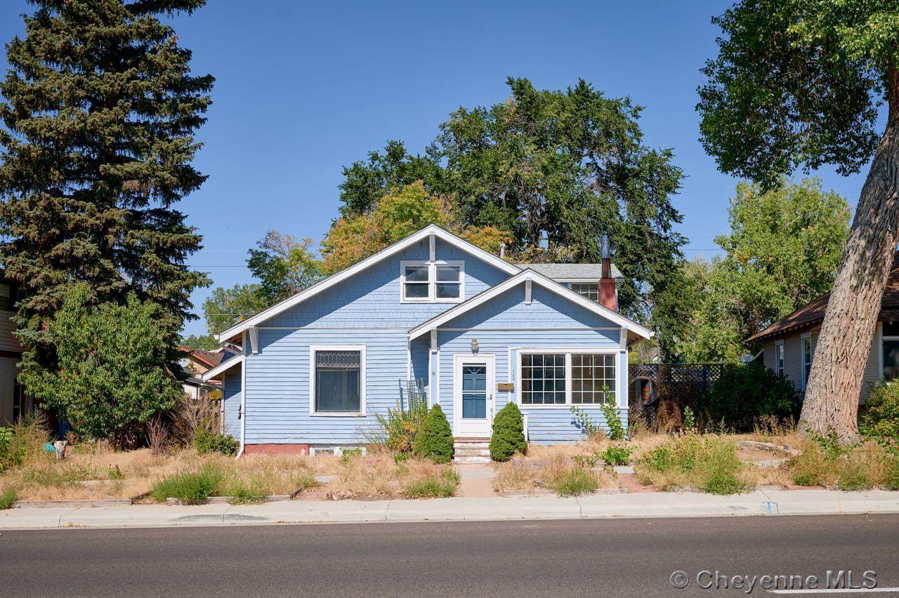 708 19TH ST - Photo 1