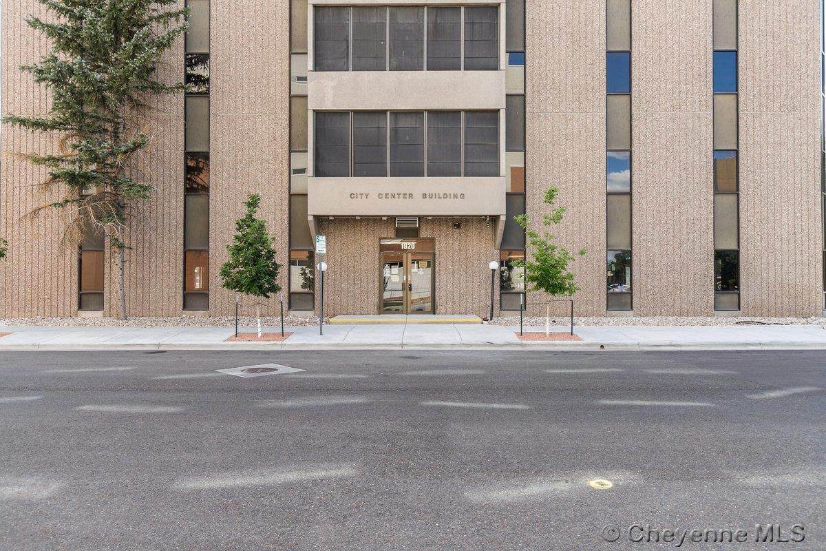 1920 Thomes Ave - Photo 1