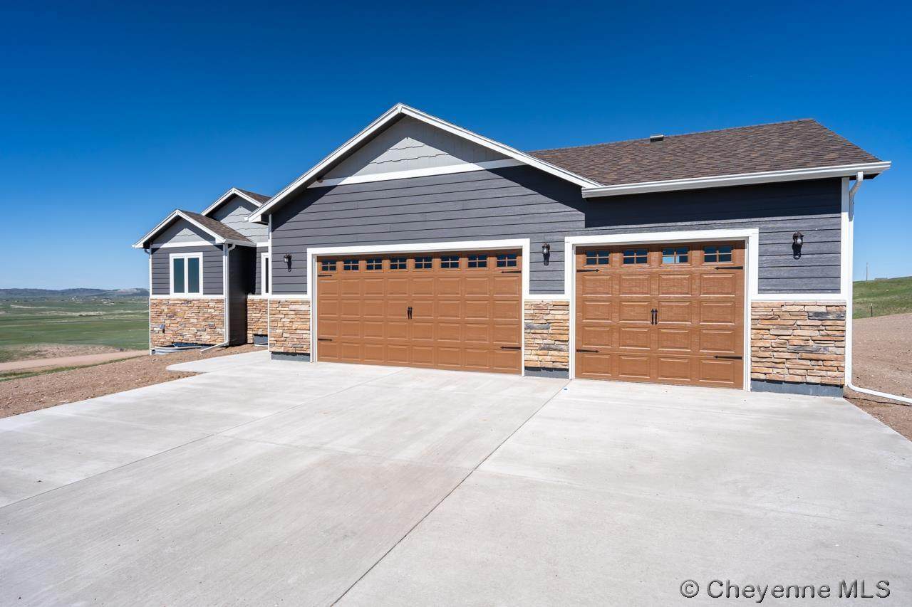 1033 Prairie View Rd - Photo 1