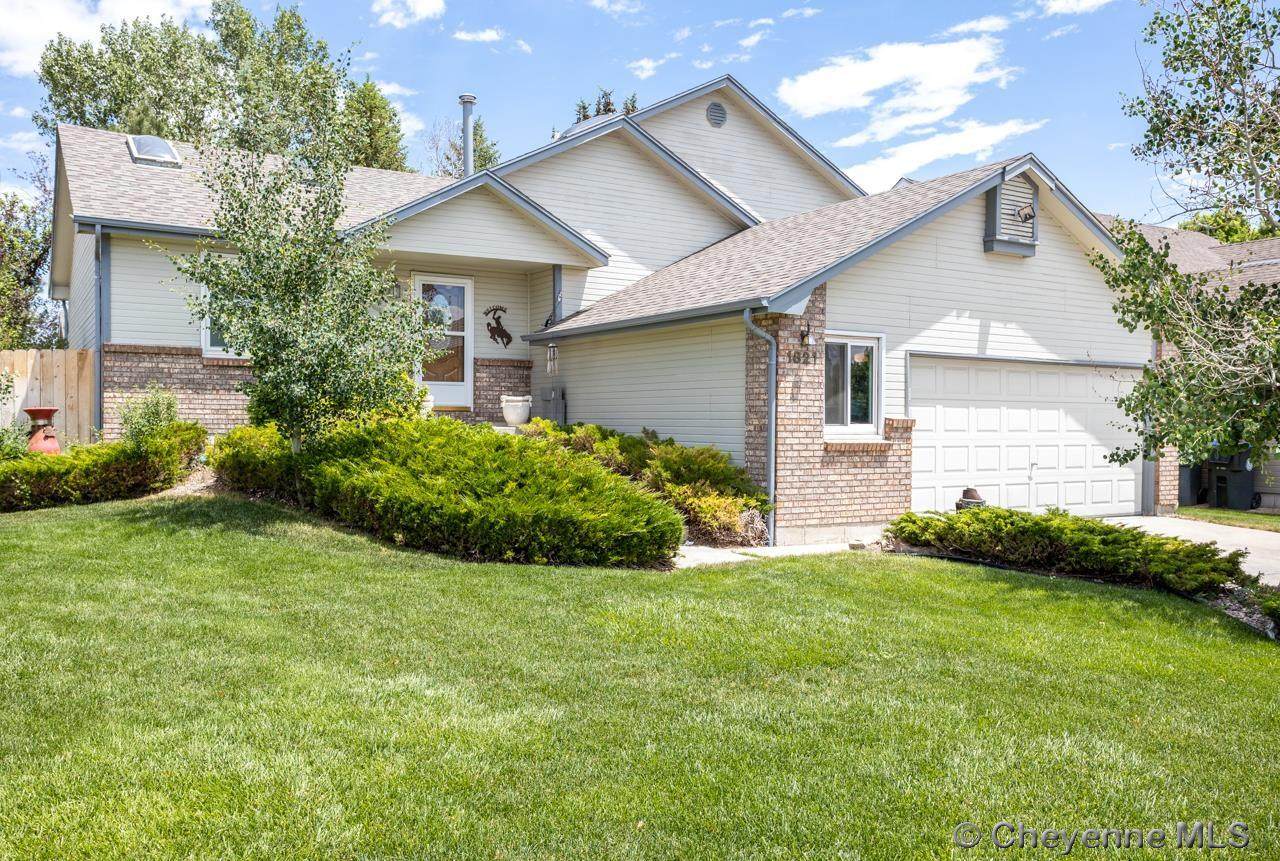 1821 Spruce Dr - Photo 1
